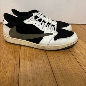 Used Jordan 1 Travis Scott lows. Olive